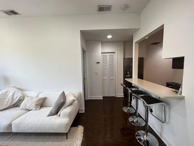 1921 N Sedgwick St #3F — Photo 6