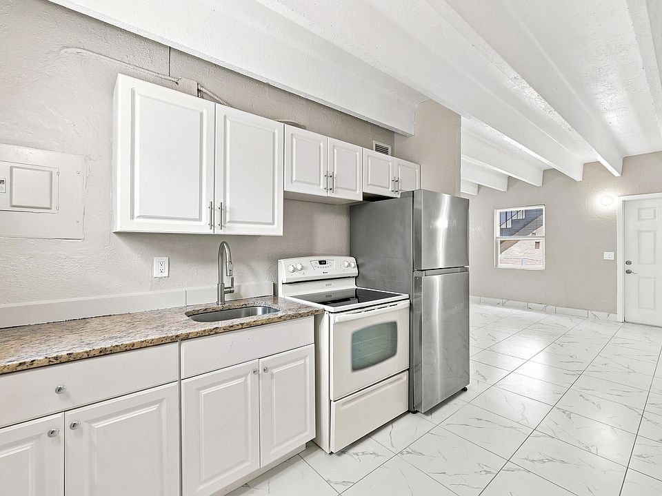 1st image of 812 19th St APT 1