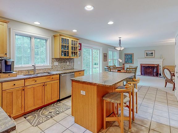 2nd image of 3 Sterlingwood Drive