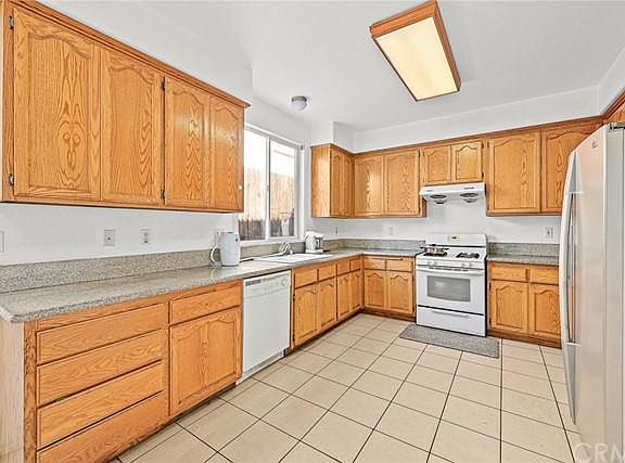 5th image of 1823 W Badillo St
