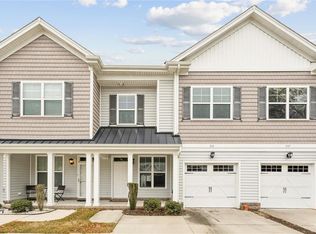 333 Sikeston Ln, Chesapeake, VA 23322