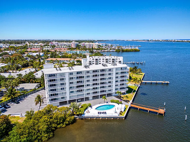 231 E Lantana Rd #203 — Photo 40