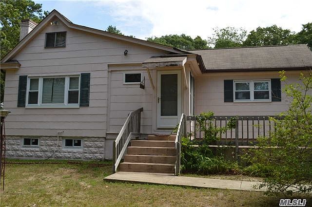 1st image of 7 Fairfax Dr