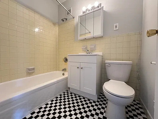 Rented by Zjama Realty Corp | media 5