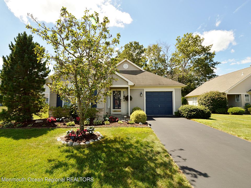 1st image of 2477 Spring Hill Dr