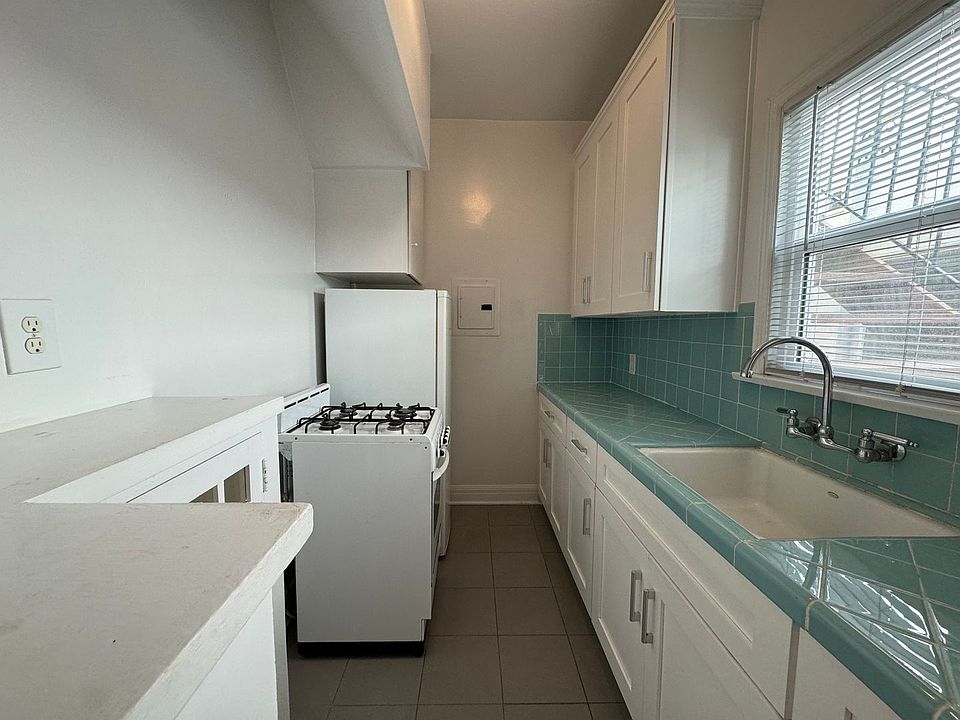 1st image of 933 Ocean Ave #3