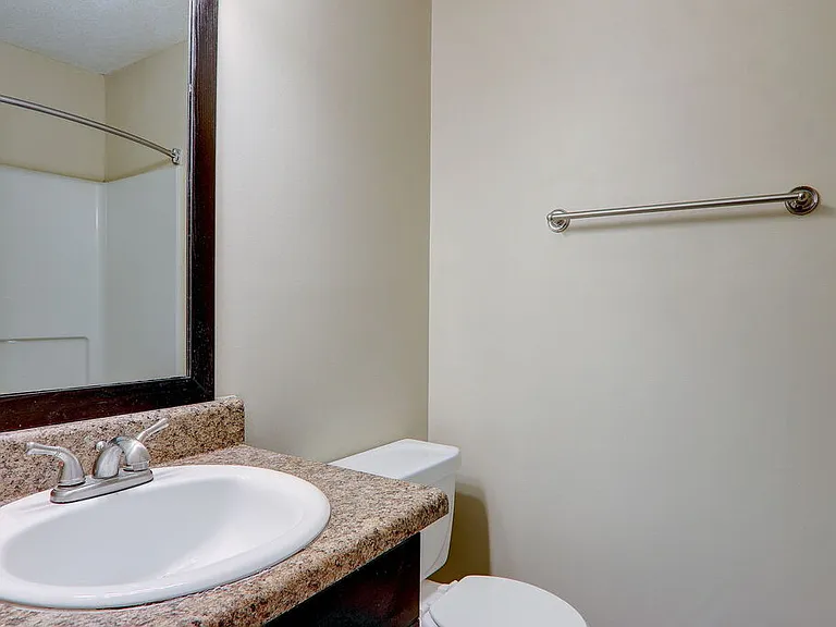 The Grove Apartments — Photo 22