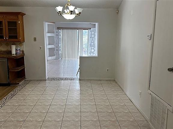 5th image of 7048 Drury Ln