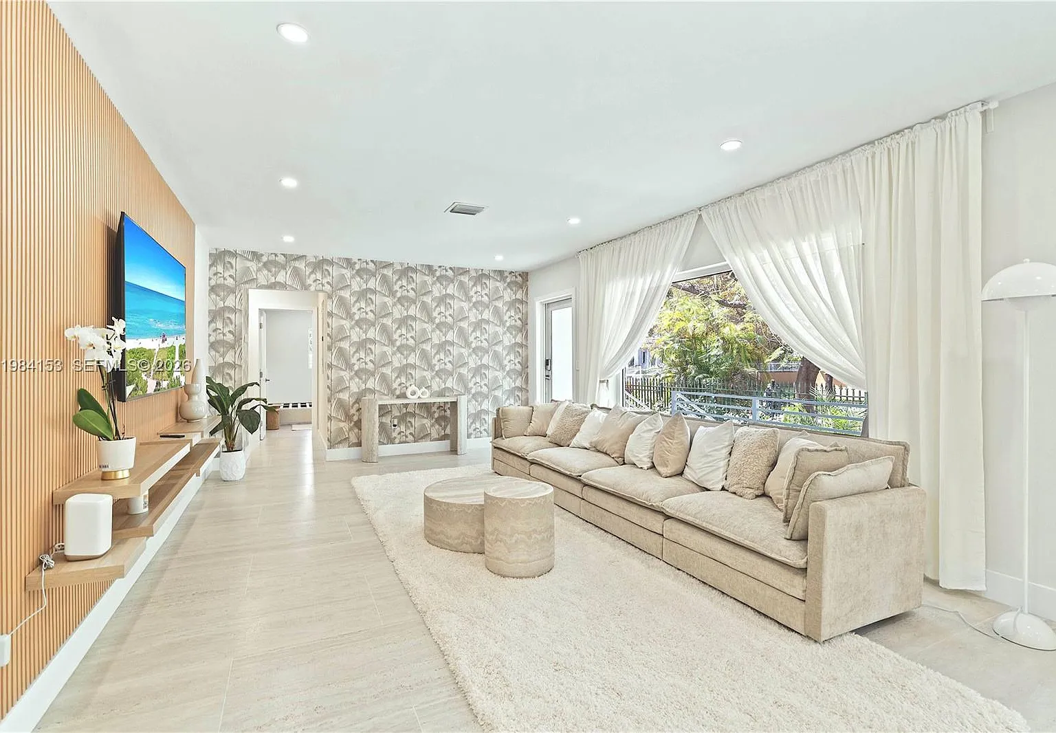 4 bed, 4.5 bath, $9,500 — Photo 3
