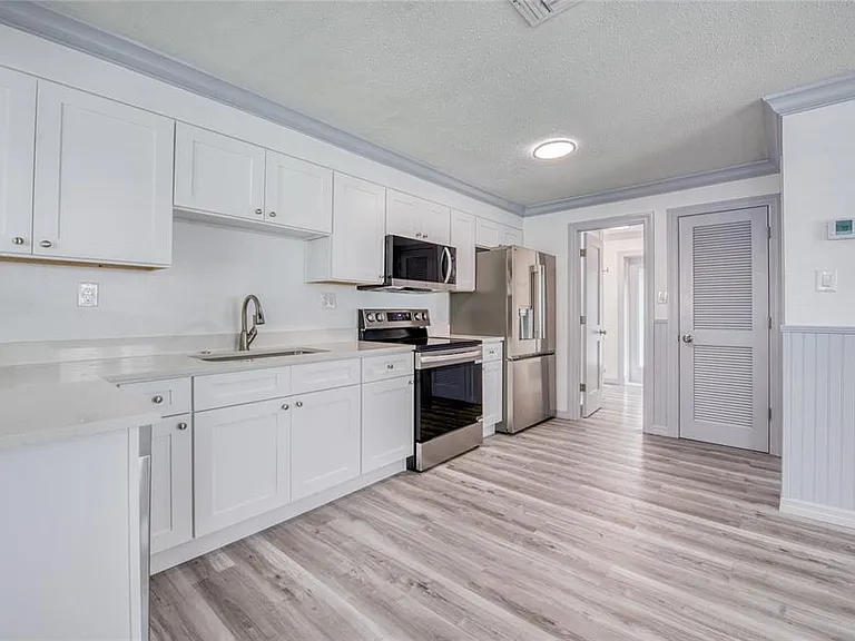 19506 Gulf Blvd #4 — Photo 3