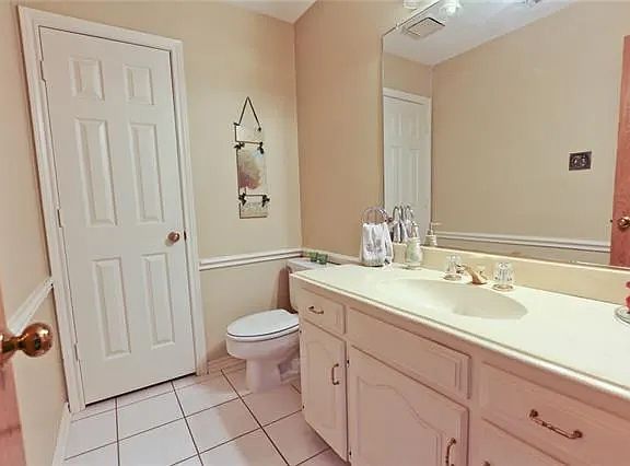 5th image of 2701 Oak Springs Dr