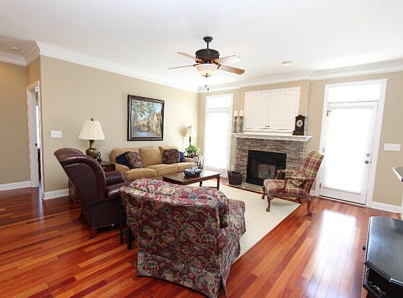 5th image of 302 Ashworth Dr