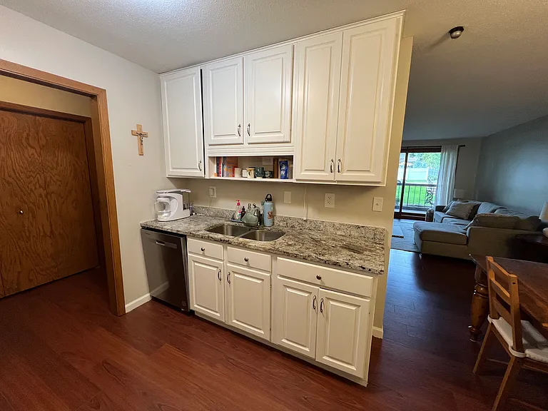 5725 Blake Rd S #104 — Photo 7