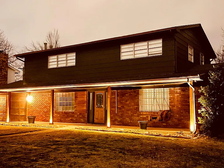 3304 Baird Dr — Photo 2