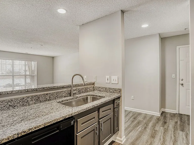Rise Avalon — Photo 14