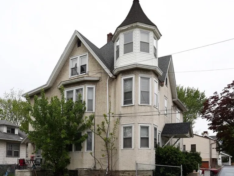 401 Harrison Ave — Photo 1