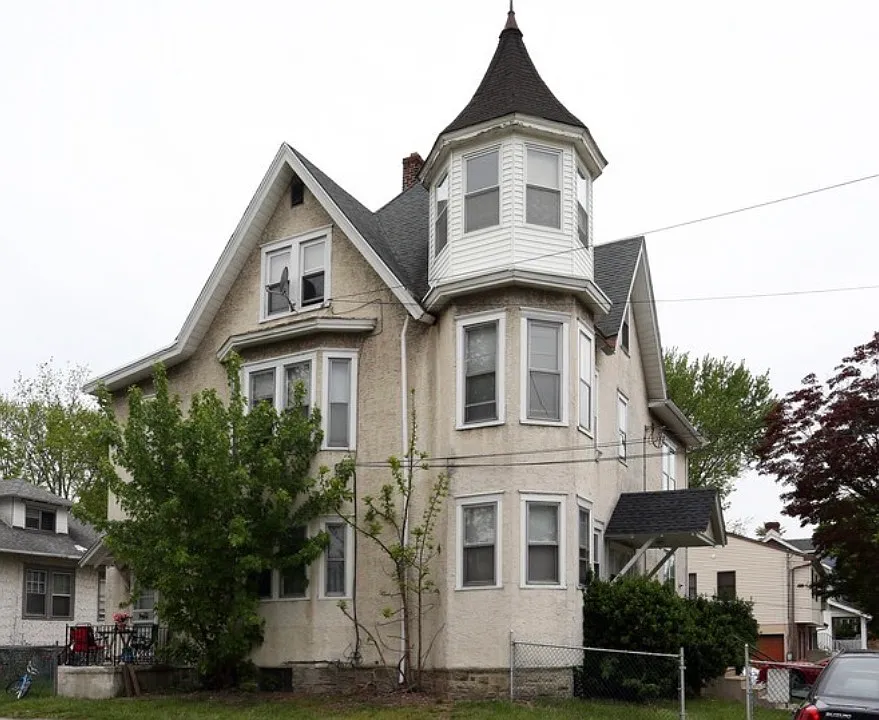 401 Harrison Ave