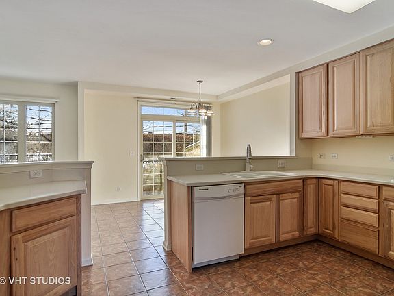 4th image of 48 Beaconsfield Ct