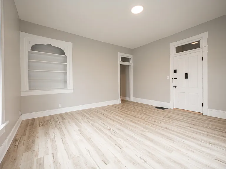 119 S Jackson St #1 — Photo 3