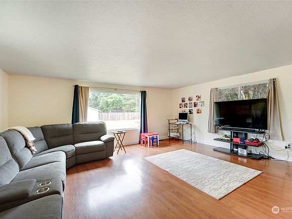 3rd image of 351 Choker Street SE