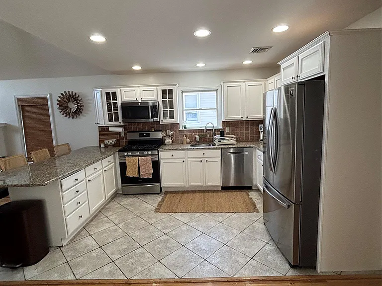 227 W Pine St — Photo 8