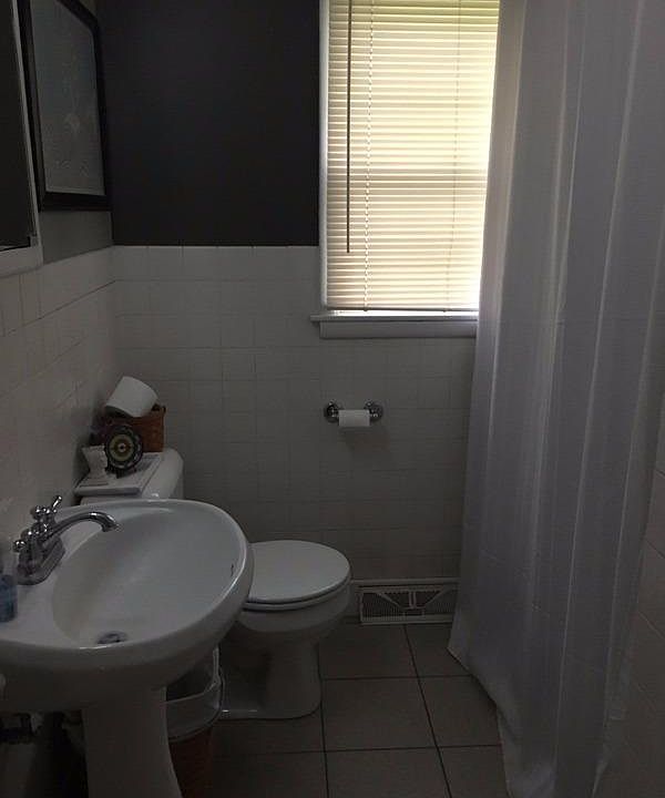 2nd image of 809 W 4th St