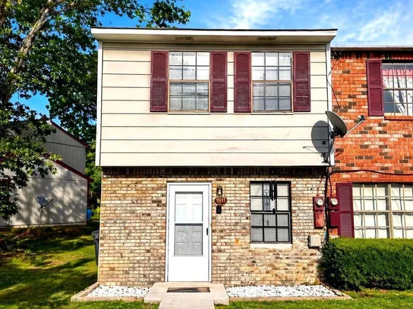 1911 Springlake Ct, Birmingham, AL 35215