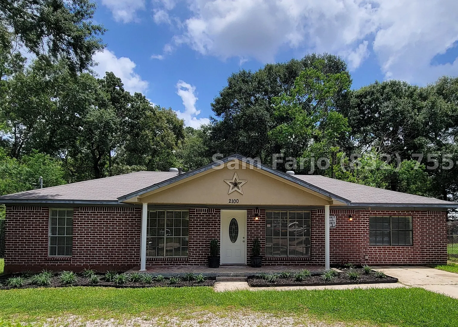 2100 Hill Top Ct — Photo 1