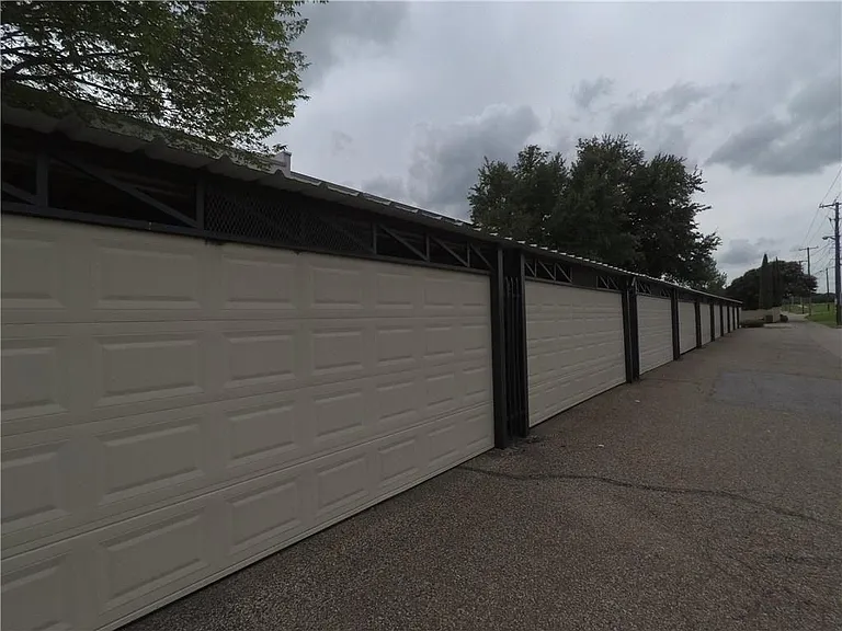 7715 Royal Ln — Photo 19