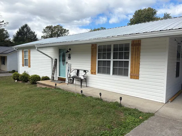 906 Boaz St, Athens, TN 37303