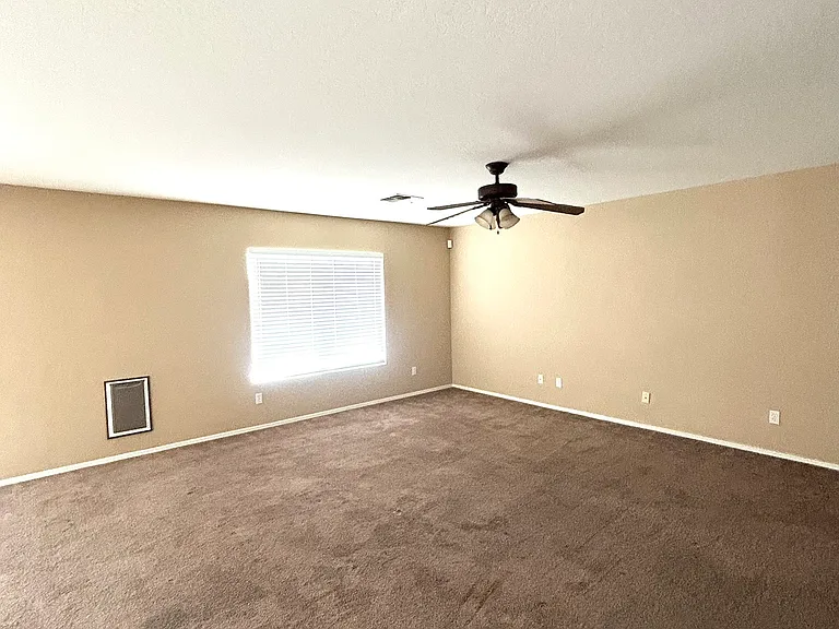 3174 W Carlos Ln — Photo 7