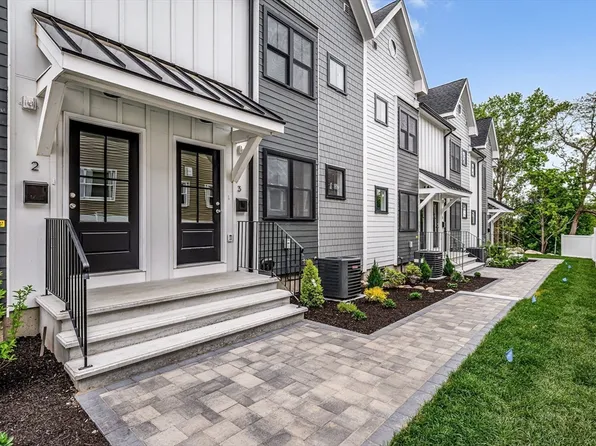 1514 Gorham St #3, Lowell, MA 01852