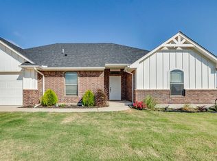 29999 Triple Crown Pl, Cashion, OK 73016