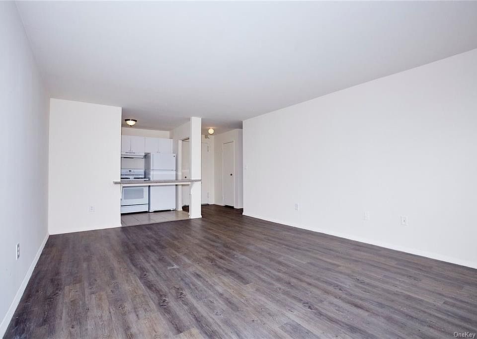 1st image of 3 Lake St #9L
