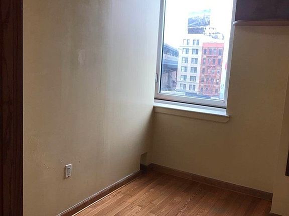 4th image of 148 Madison St APT 5B