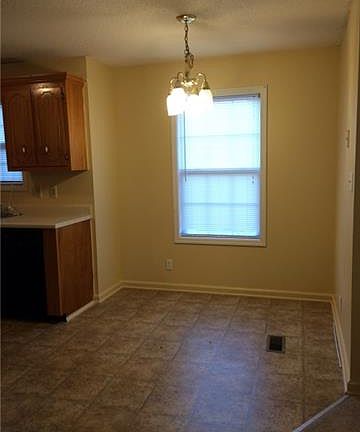 5th image of 367 Cranklen Cir
