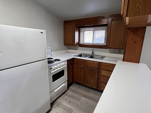 4th image of 2736 Elisha Ave Unit 3