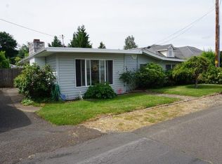 1501 NW Carl Ave, Roseburg, OR 97471