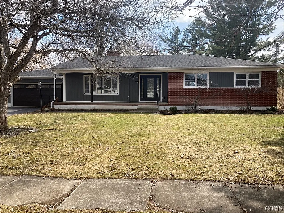 449 Bugbee Dr