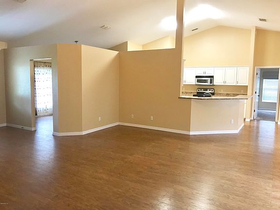 3rd image of 4405 SE 106th St
