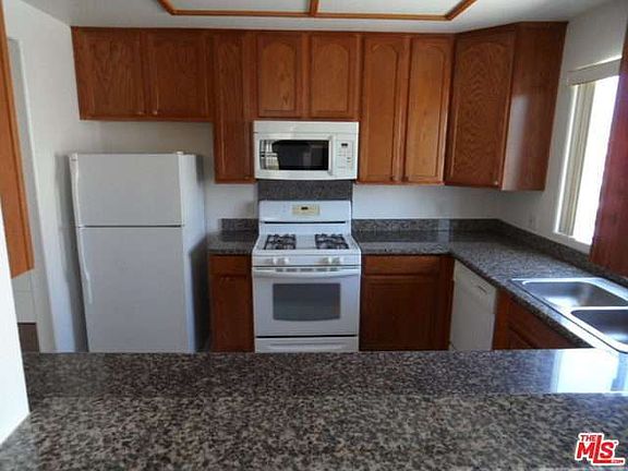 5th image of 1922 Selby Ave APT 302