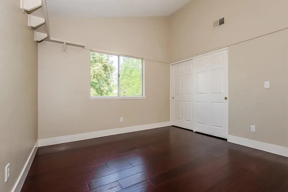 3 bed, 2.5 bath, 1946 sqft, $2,500 — Photo 3