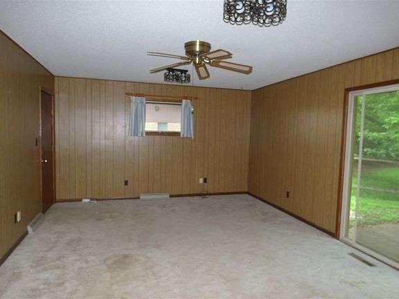 5th image of 213 N Jefferson St