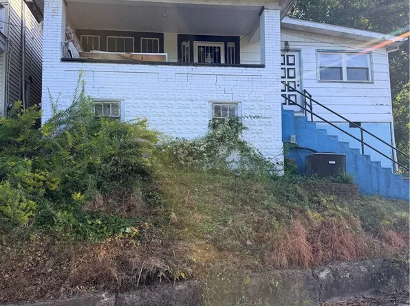 615 Locust St, Logan, WV 25601