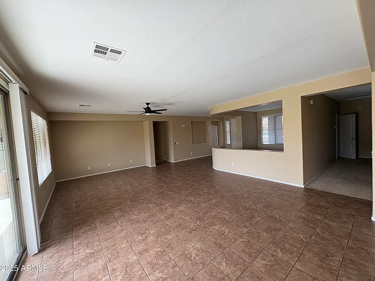 2703 E Zion Way — Photo 10