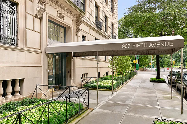 Sold by Compass | media 8