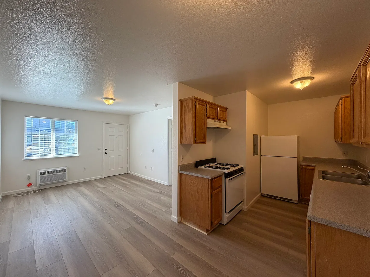 Cedar Apartments — Photo 3