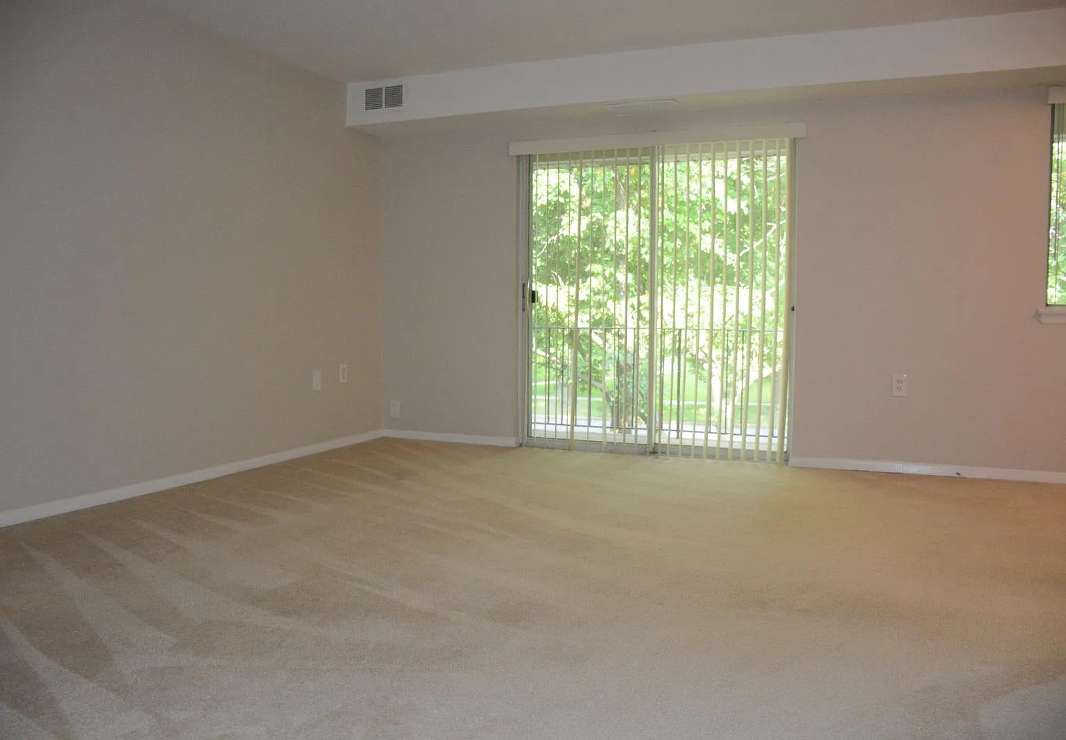 2 bed, 932 sqft, $2,200 — Photo 4