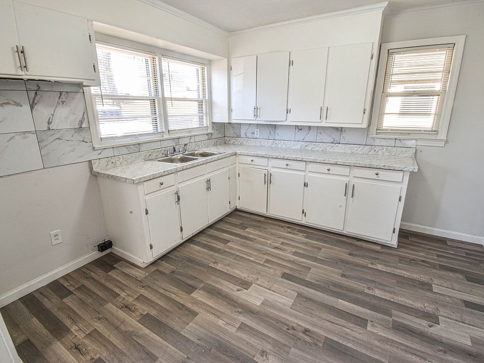1st image of 1801 21st Ave E