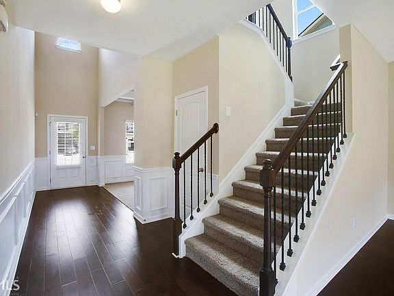 3rd image of 9109 Alden Dr #69